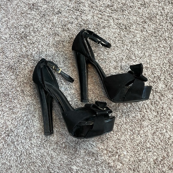 Black Platform Heels - Picture 3 of 4